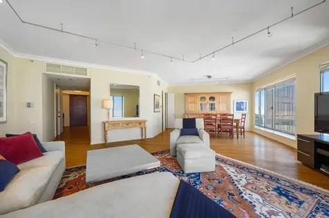 950 North Michigan Avenue Chicago IL 60611