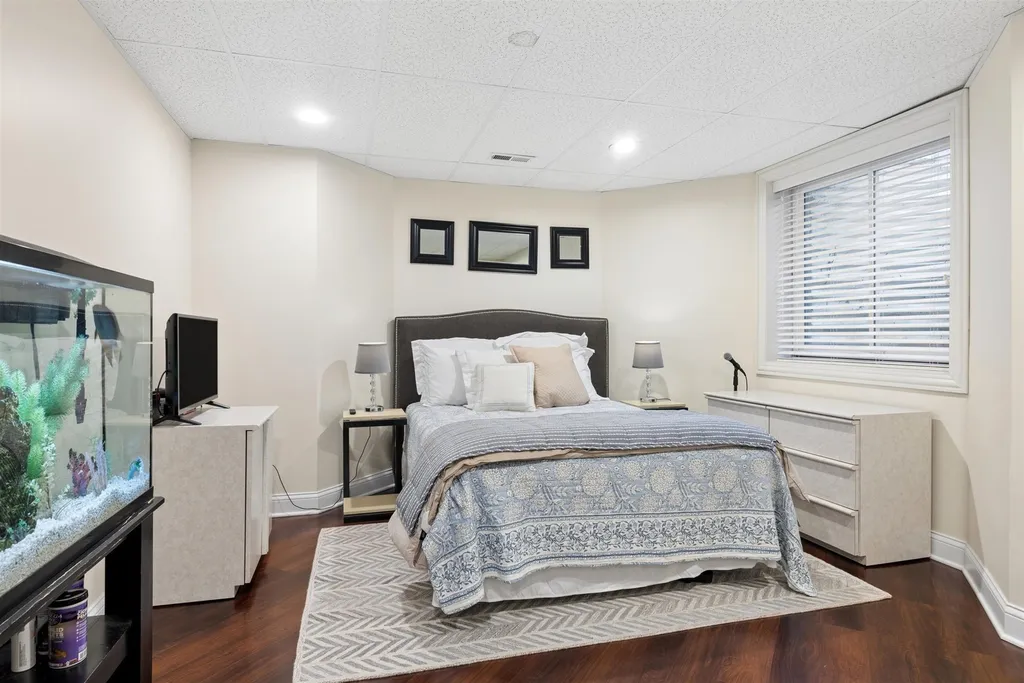 1015 White Pine Lane Western Springs IL 60558