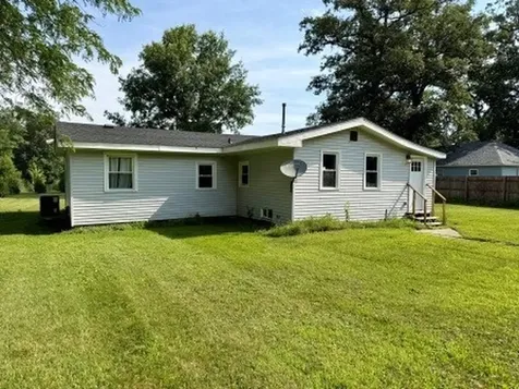 3011 North 15270e Road Momence IL 60954