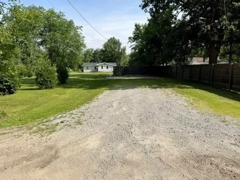 3011 North 15270e Road Momence IL 60954