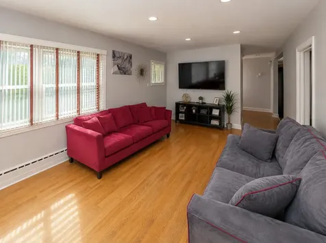 5568 West 96th Street Oak Lawn IL 60453