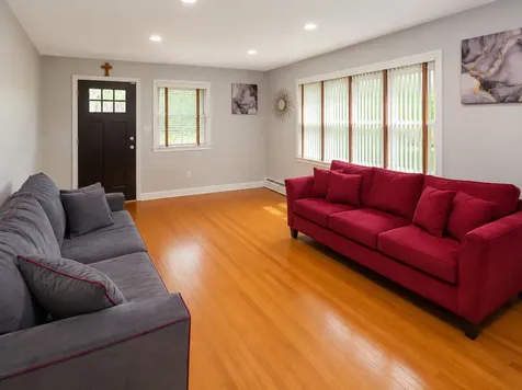 5568 West 96th Street Oak Lawn IL 60453