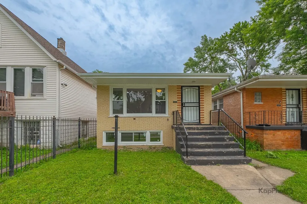 11955 South Prairie Avenue Chicago IL 60628