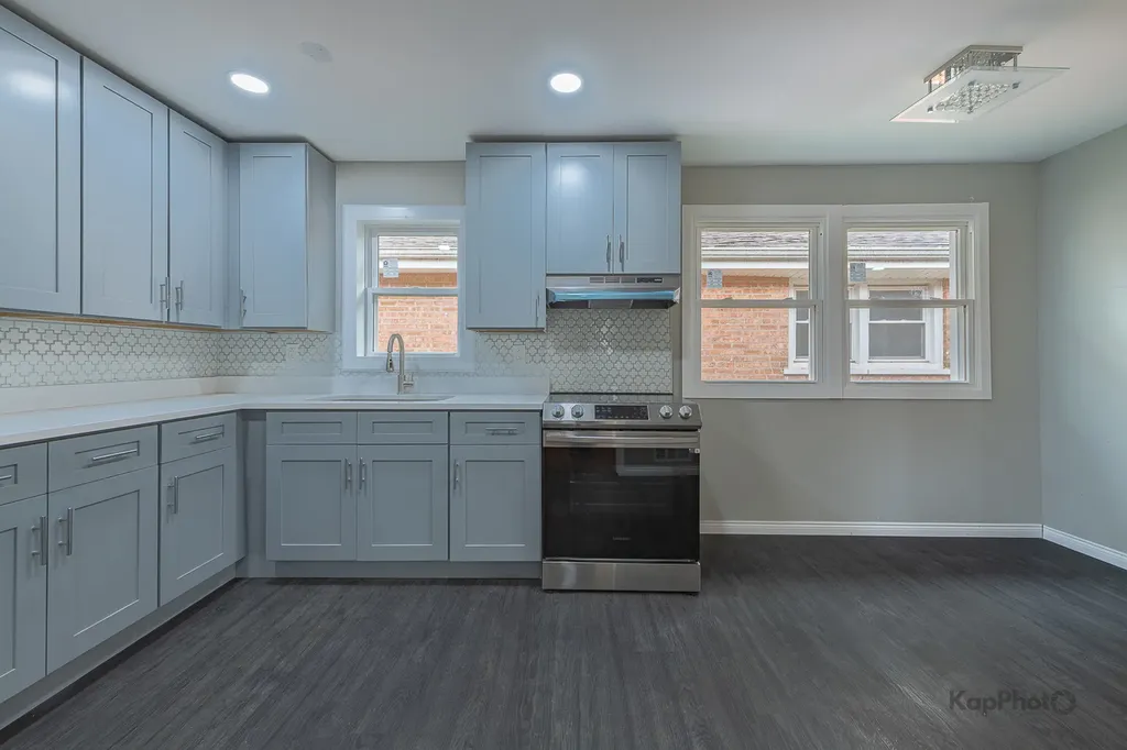 11955 South Prairie Avenue Chicago IL 60628