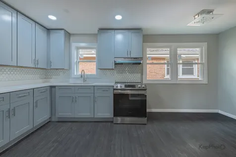 11955 South Prairie Avenue Chicago IL 60628