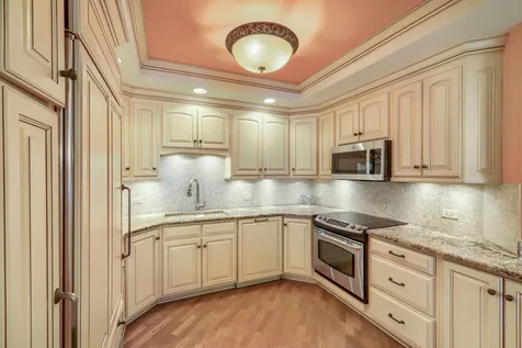 10 East Burlington Street Riverside IL 60546