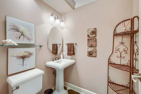 10 East Burlington Street Riverside IL 60546