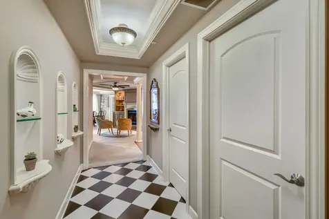 10 East Burlington Street Riverside IL 60546