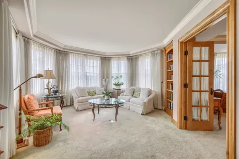 10 East Burlington Street Riverside IL 60546
