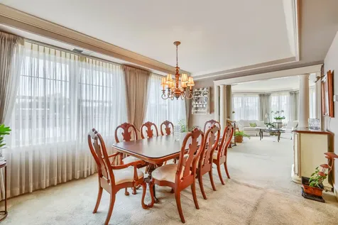 10 East Burlington Street Riverside IL 60546