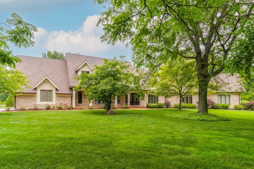 222 West Old Mill Road Lake Forest IL 60045