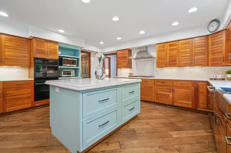 222 West Old Mill Road Lake Forest IL 60045