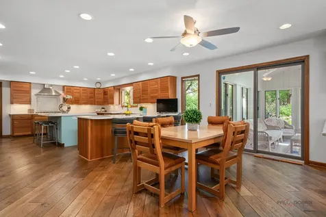 222 West Old Mill Road Lake Forest IL 60045