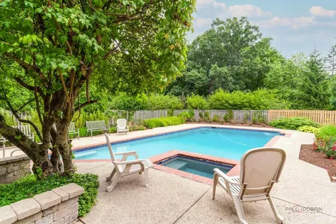 222 West Old Mill Road Lake Forest IL 60045
