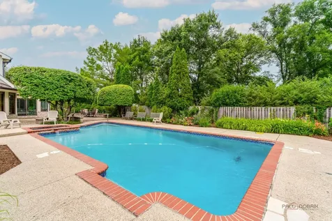 222 West Old Mill Road Lake Forest IL 60045