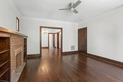 4925 North Kentucky Avenue Chicago IL 60630
