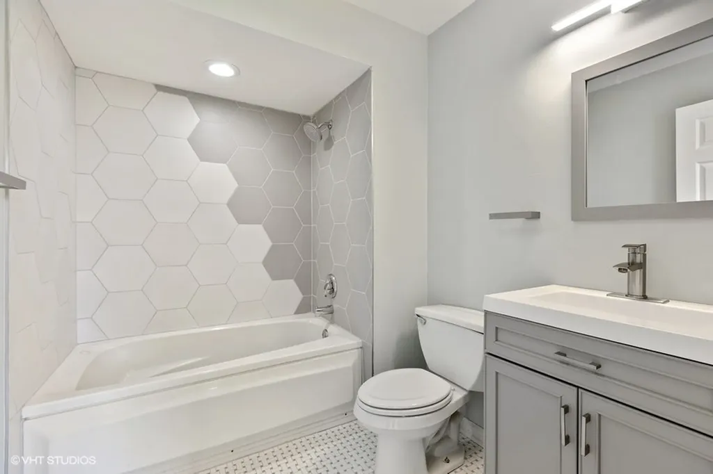 710 East 51st Street Chicago IL 60615