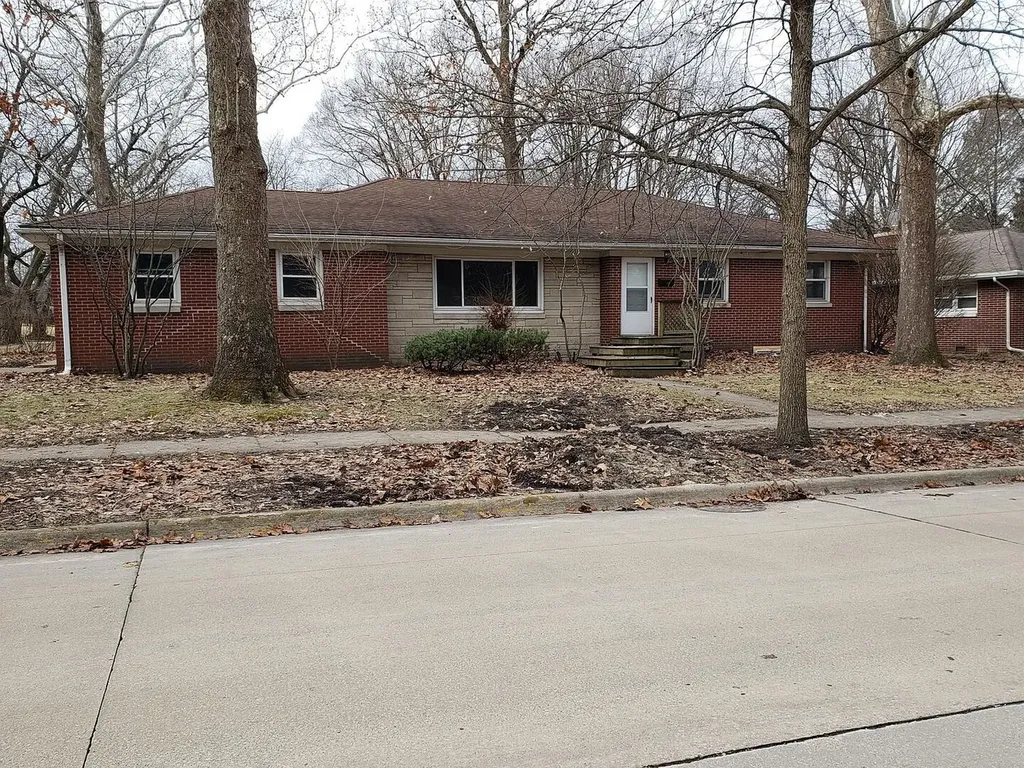405 East Mumford Drive Urbana IL 61801