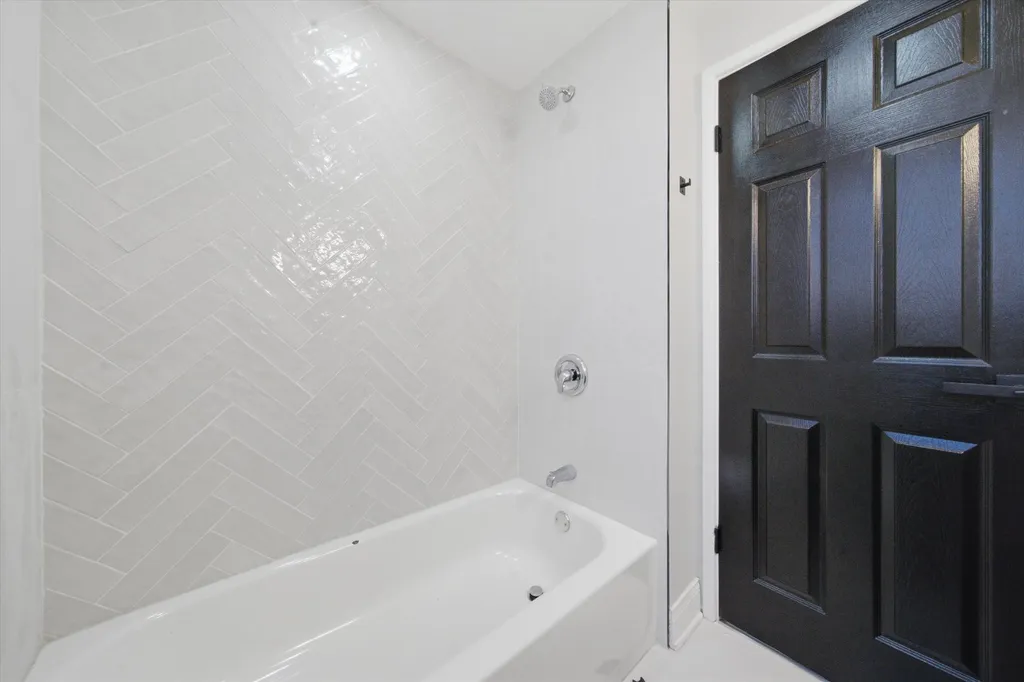 11149 South Green Bay Avenue Chicago IL 60617