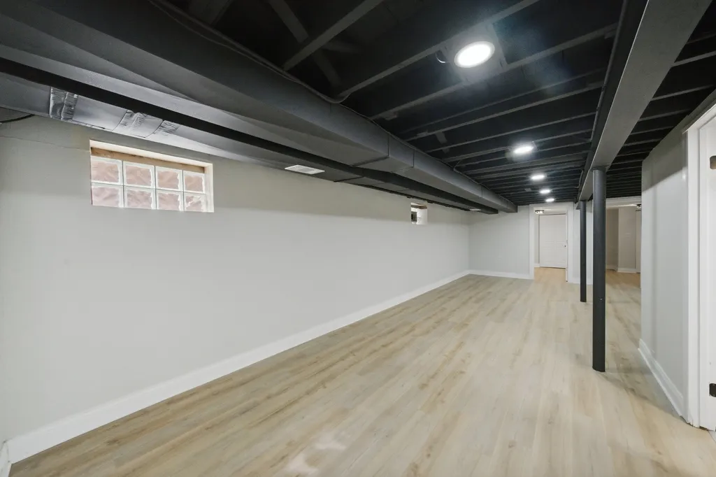 11149 South Green Bay Avenue Chicago IL 60617