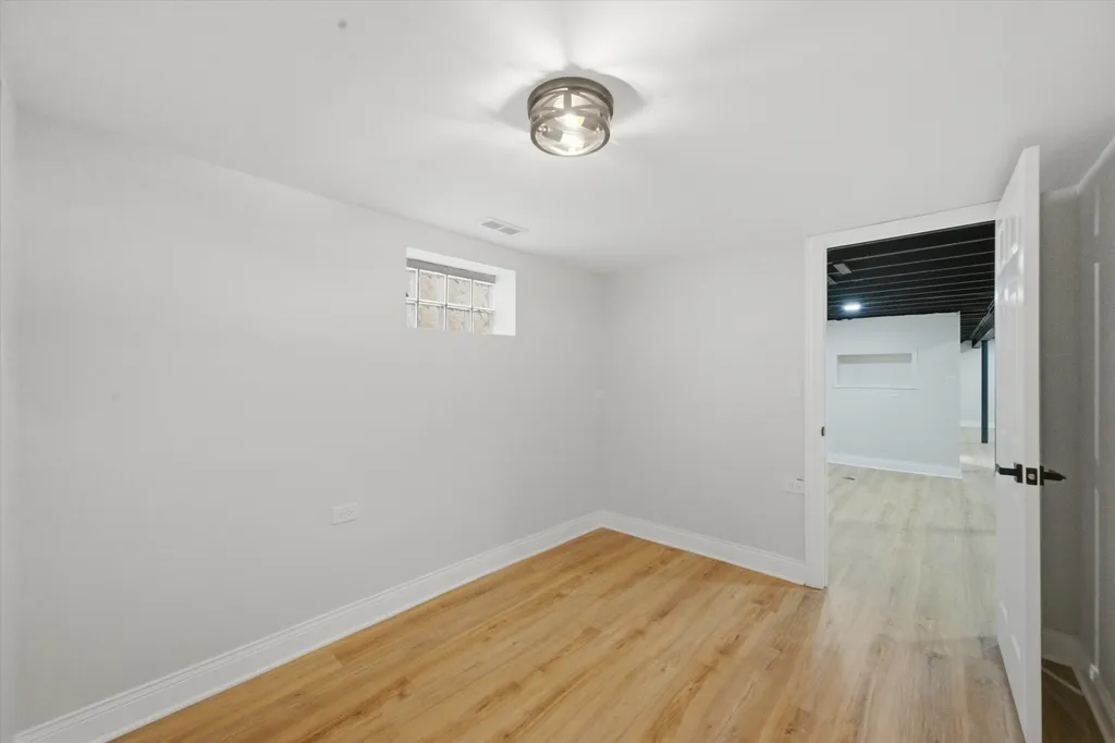 11149 South Green Bay Avenue Chicago IL 60617