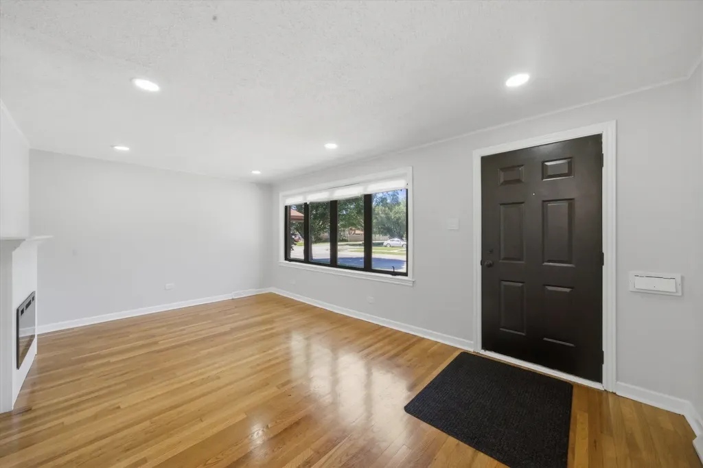 11149 South Green Bay Avenue Chicago IL 60617