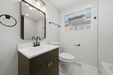 11149 South Green Bay Avenue Chicago IL 60617