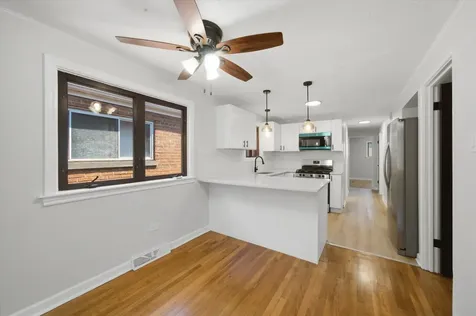 11149 South Green Bay Avenue Chicago IL 60617