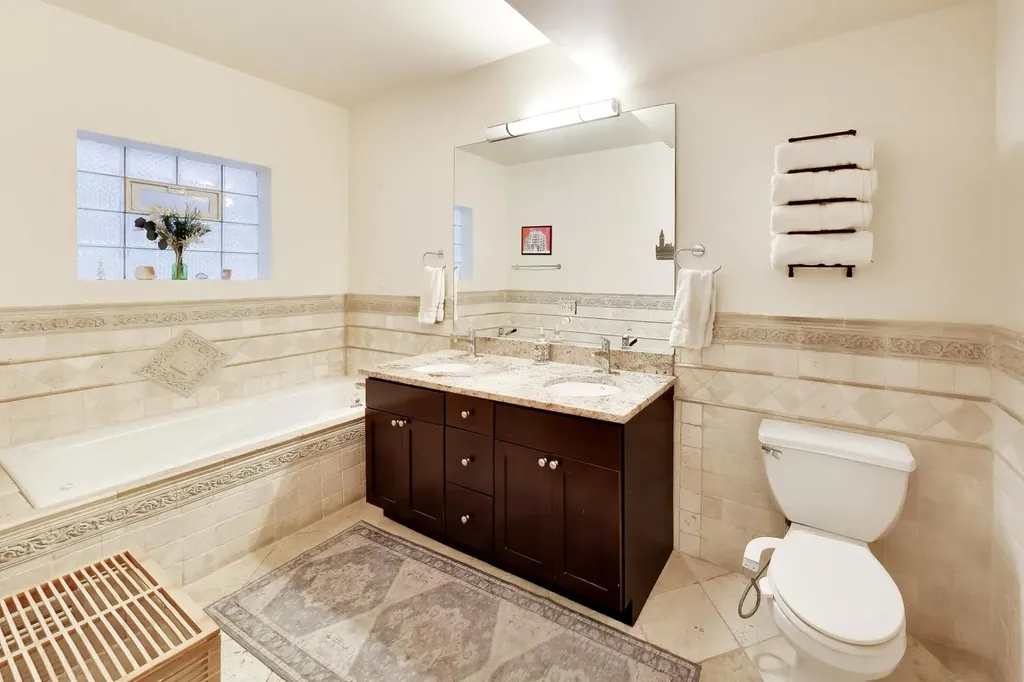 2303 West Chicago Avenue Chicago IL 60622
