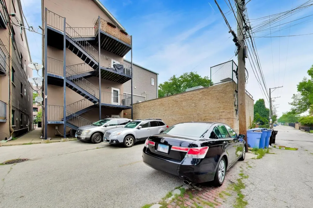 2303 West Chicago Avenue Chicago IL 60622