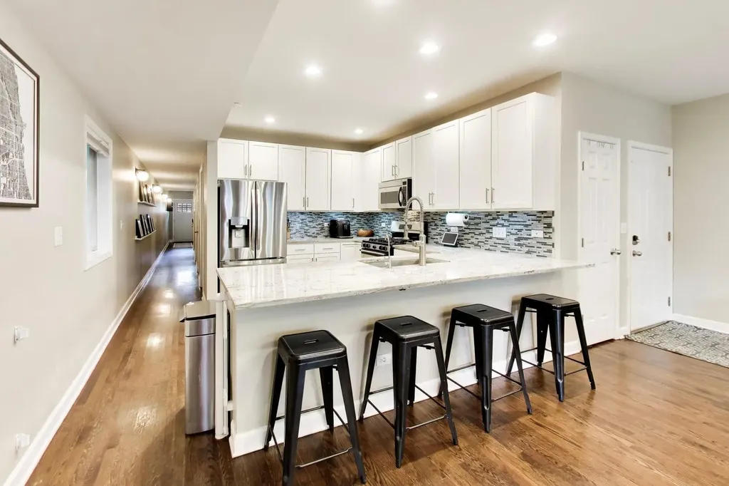 2303 West Chicago Avenue Chicago IL 60622
