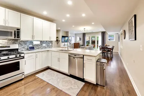 2303 West Chicago Avenue Chicago IL 60622