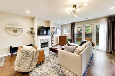 2303 West Chicago Avenue Chicago IL 60622