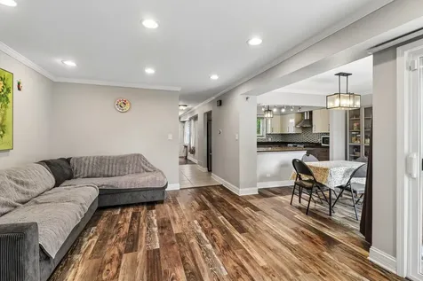201 Colony Court Vernon Hills IL 60061
