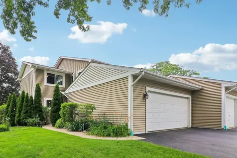 201 Colony Court Vernon Hills IL 60061