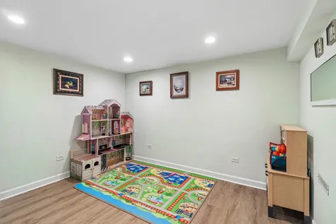 201 Colony Court Vernon Hills IL 60061