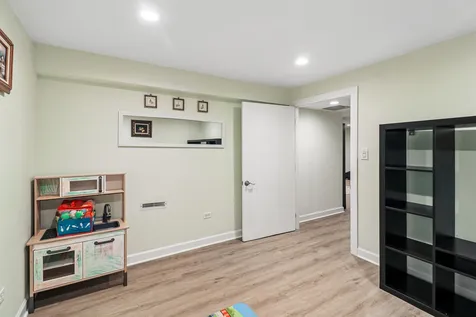 201 Colony Court Vernon Hills IL 60061