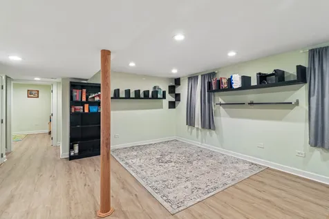 201 Colony Court Vernon Hills IL 60061