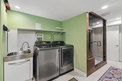 201 Colony Court Vernon Hills IL 60061
