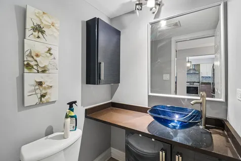 201 Colony Court Vernon Hills IL 60061