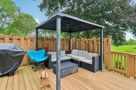 201 Colony Court Vernon Hills IL 60061