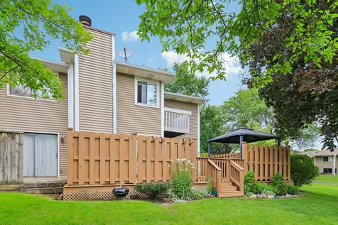 201 Colony Court Vernon Hills IL 60061