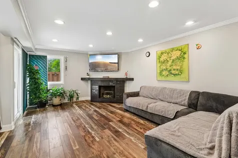 201 Colony Court Vernon Hills IL 60061