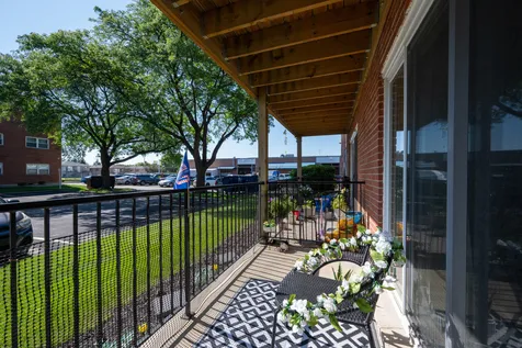 6115 West 94th Street Oak Lawn IL 60453