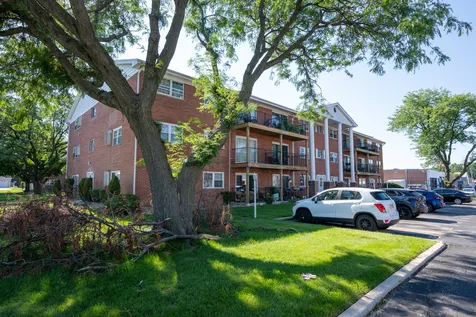 6115 West 94th Street Oak Lawn IL 60453