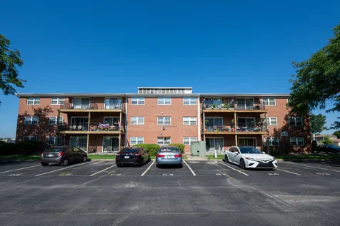 6115 West 94th Street Oak Lawn IL 60453