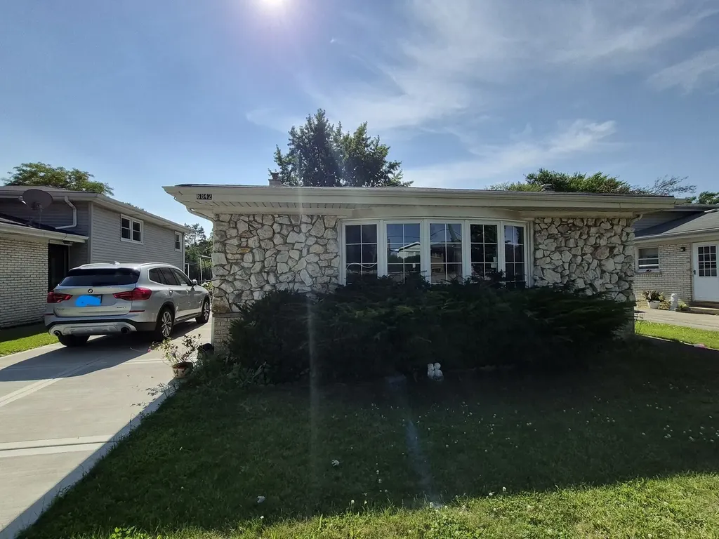 6842 North Central Avenue Chicago IL 60646