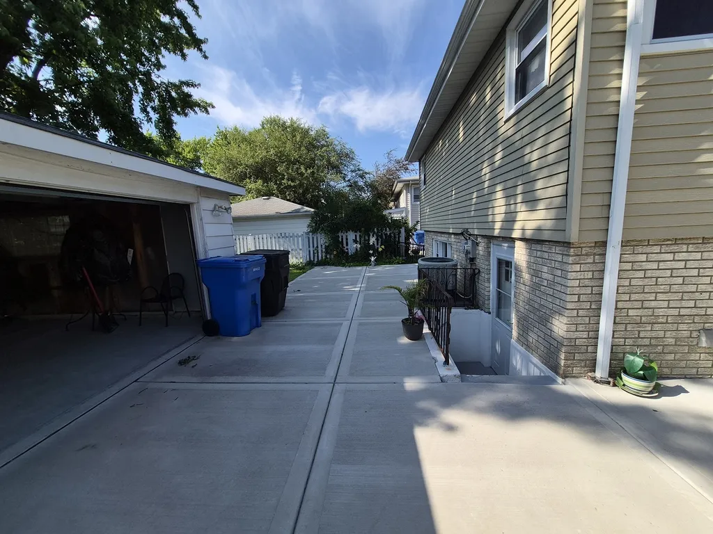 6842 North Central Avenue Chicago IL 60646