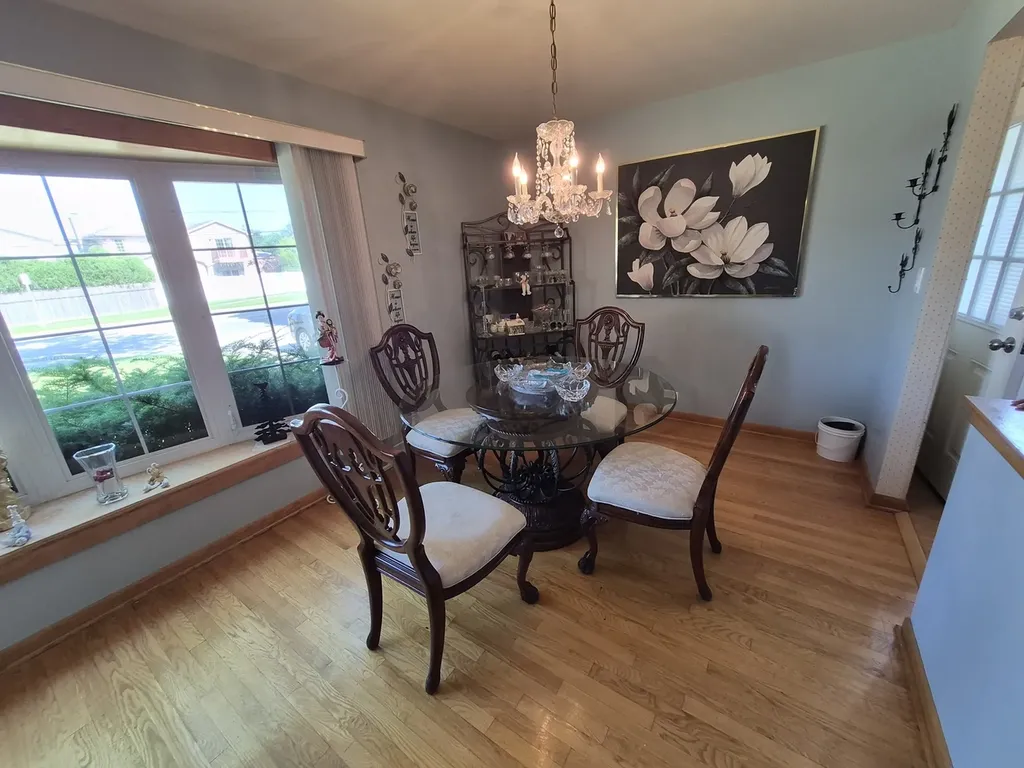 6842 North Central Avenue Chicago IL 60646