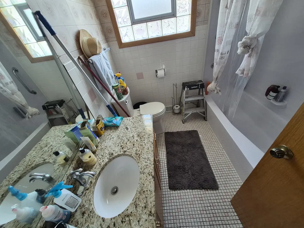6842 North Central Avenue Chicago IL 60646